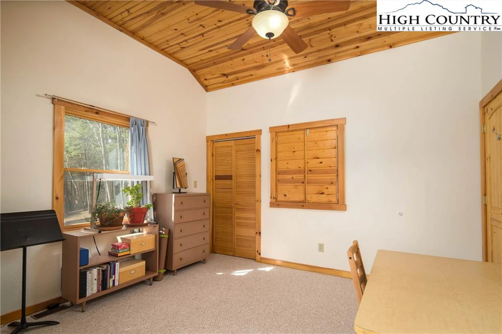 Image number 10 for the current listing