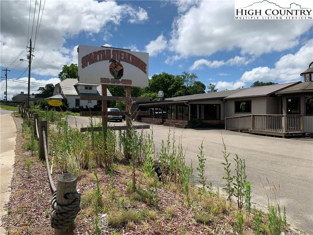 Image number 1 for the current listing
