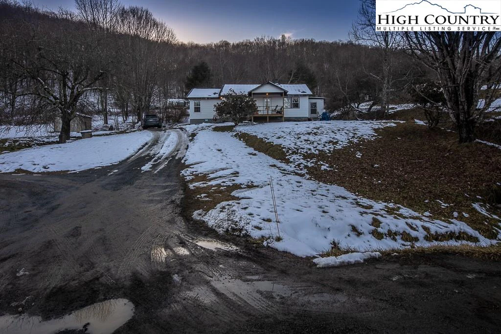 Image number 18 for the current listing