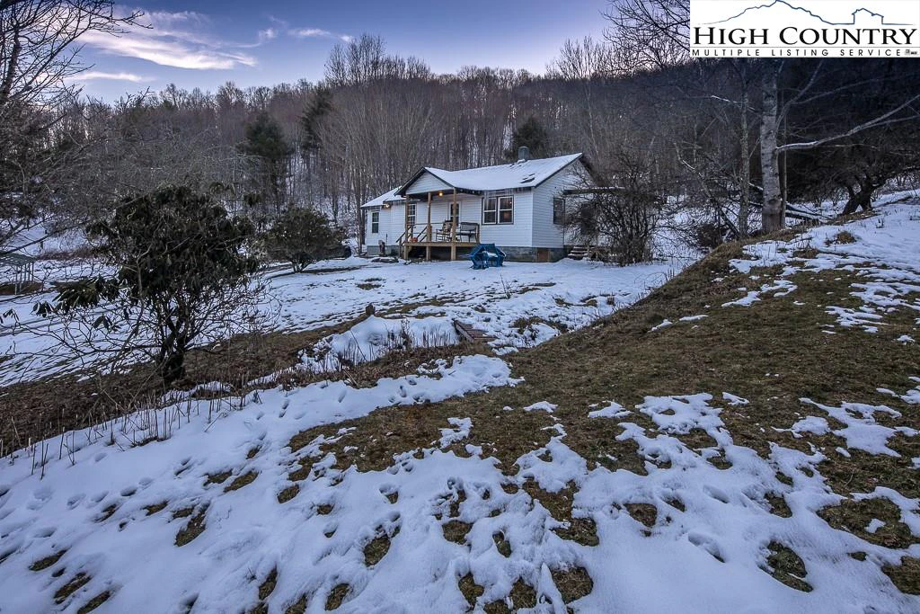 Image number 17 for the current listing