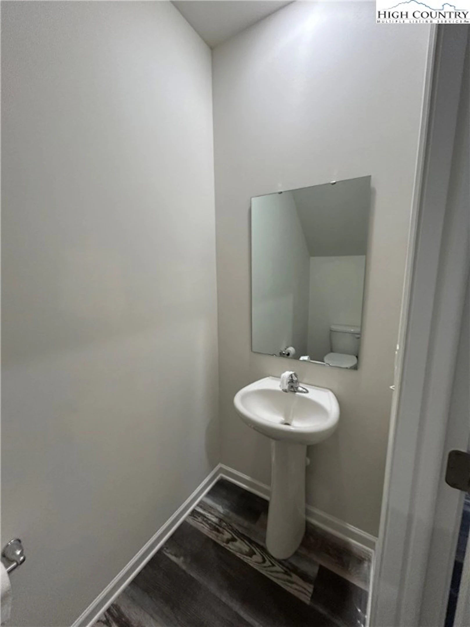 Image number 7 for the current listing