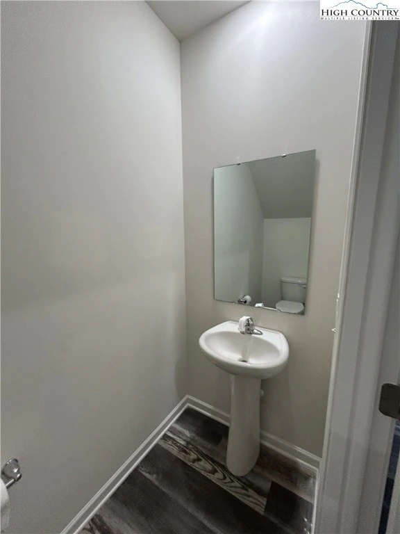 Image number 7 for the current listing