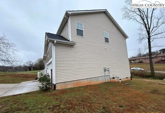 Image number 4 for the current listing