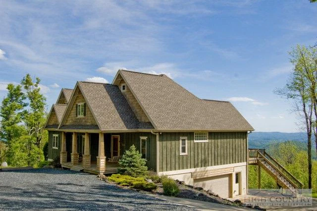 Image number 1 for the current listing