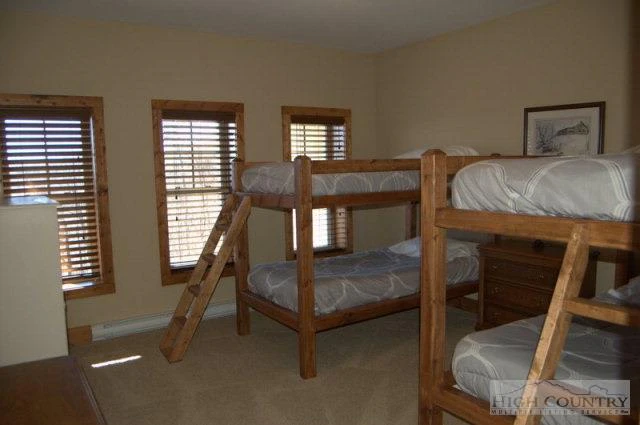 Image number 15 for the current listing