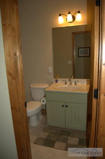 Image number 2 for the current listing