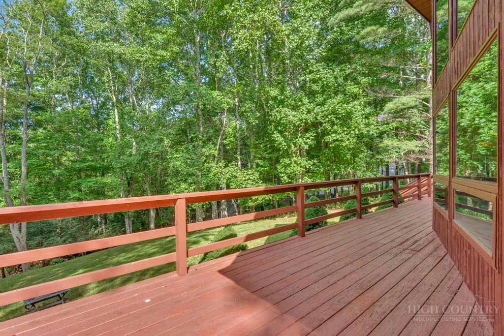 Image number 11 for the current listing