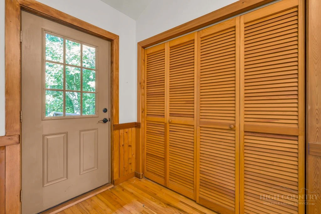 Image number 12 for the current listing