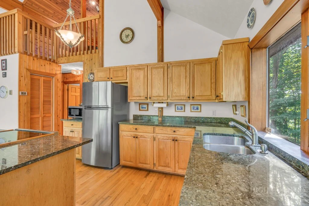 Image number 18 for the current listing