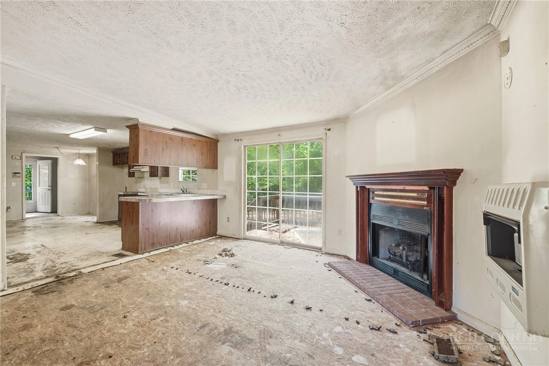 Image number 11 for the current listing