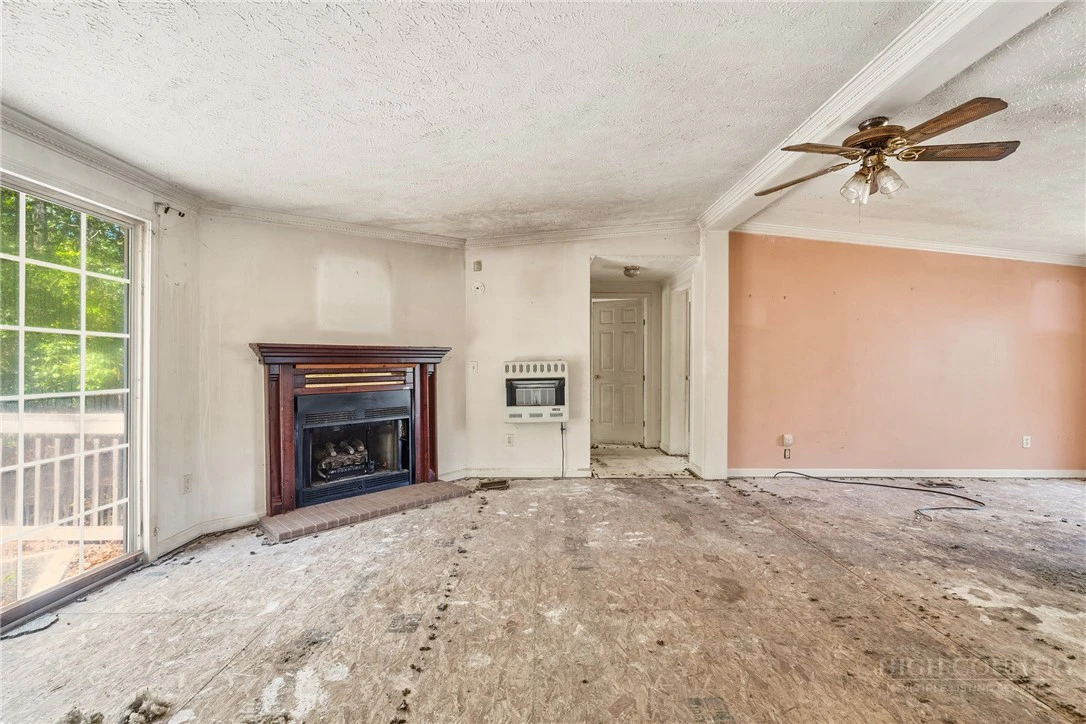 Image number 20 for the current listing