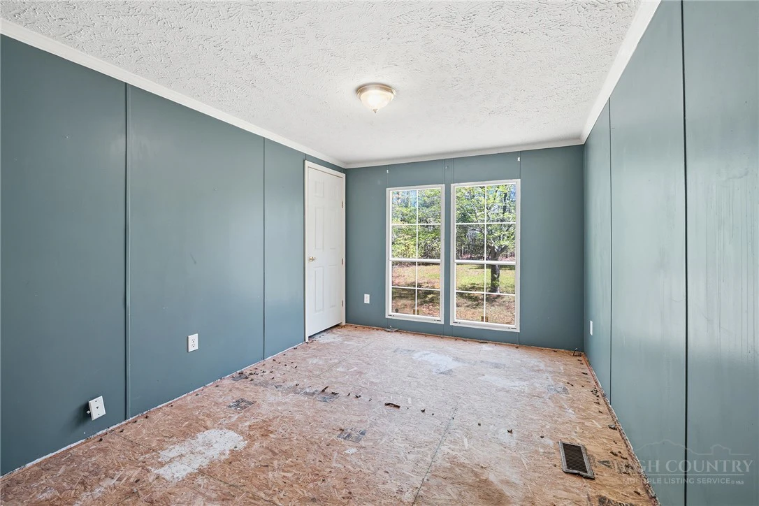 Image number 6 for the current listing
