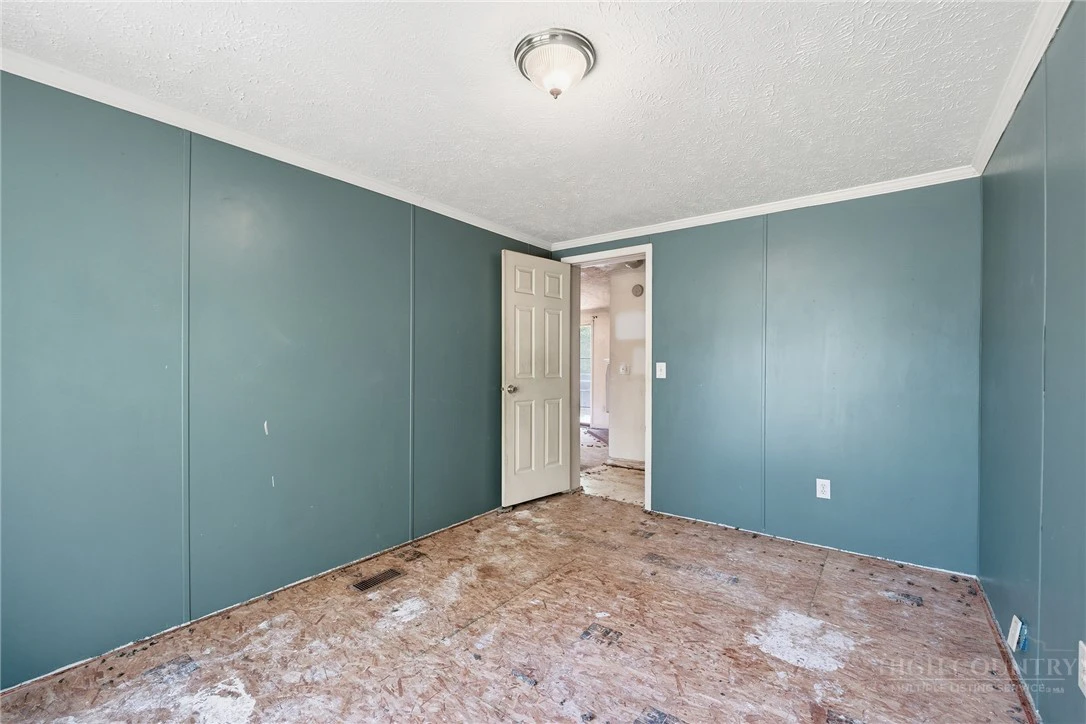 Image number 7 for the current listing