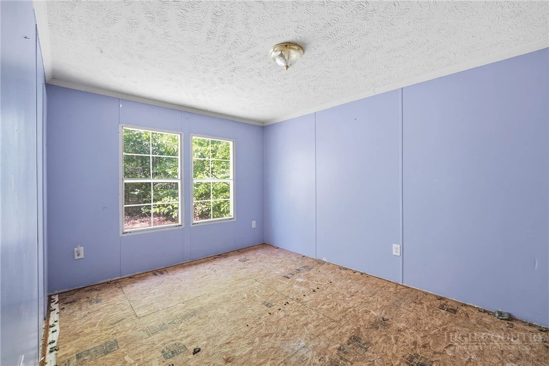 Image number 9 for the current listing