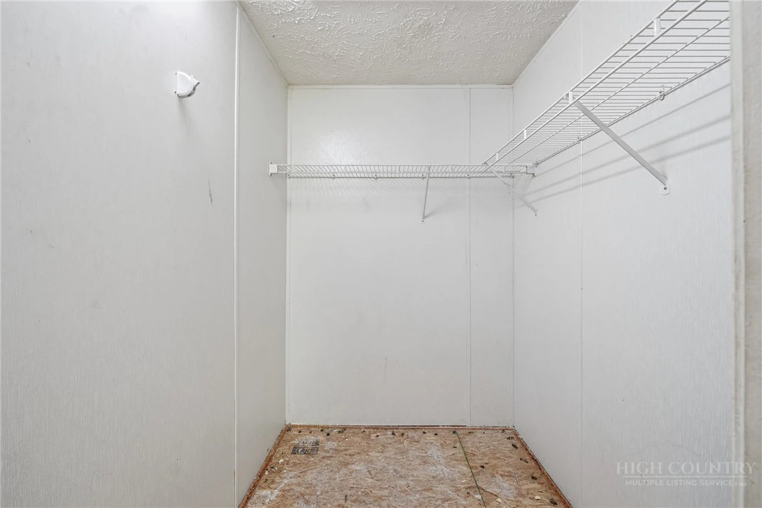 Image number 3 for the current listing