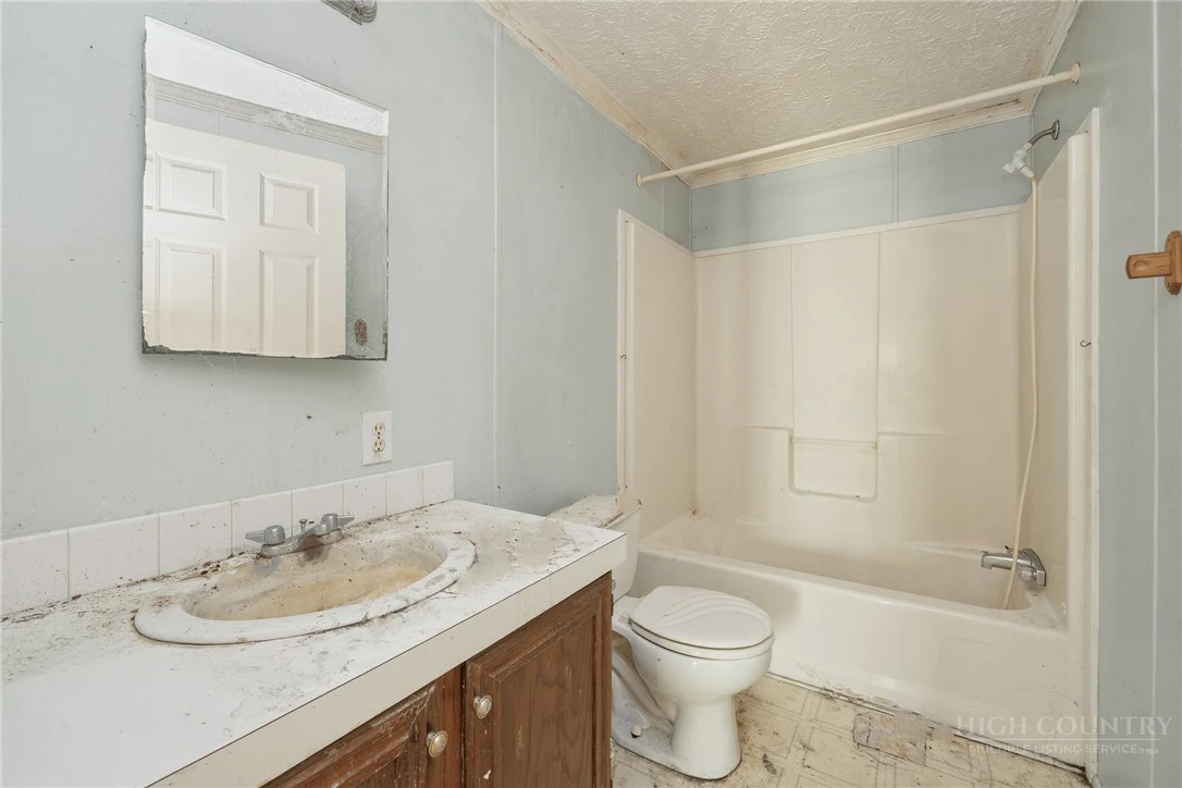 Image number 8 for the current listing