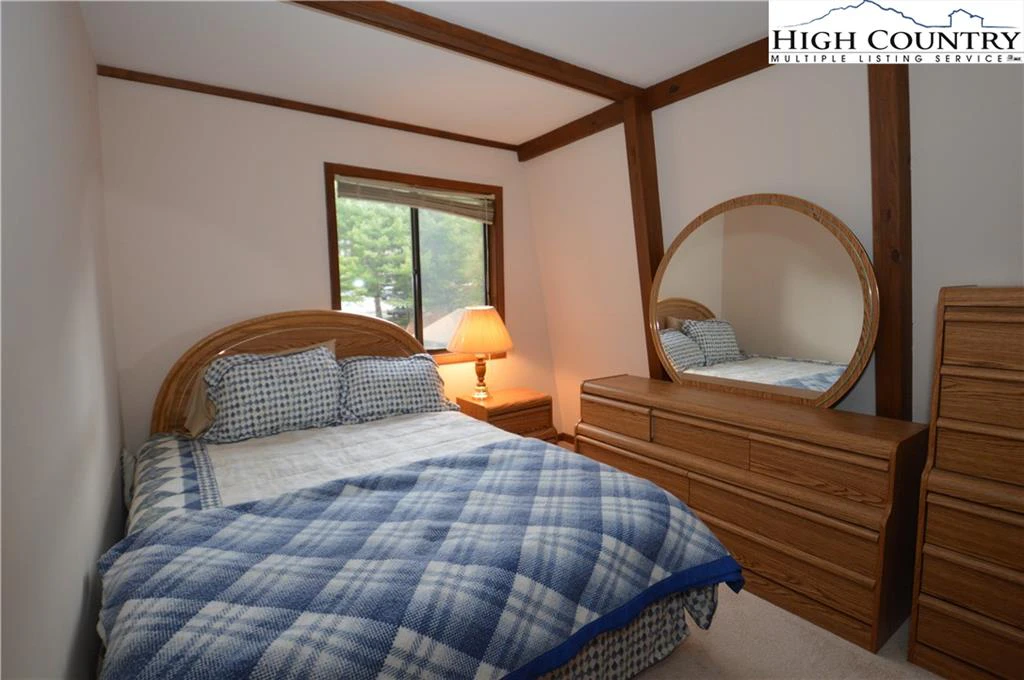 Image number 10 for the current listing