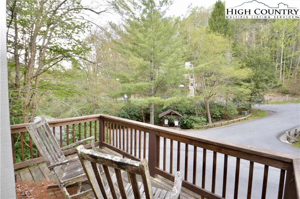 Image number 6 for the current listing