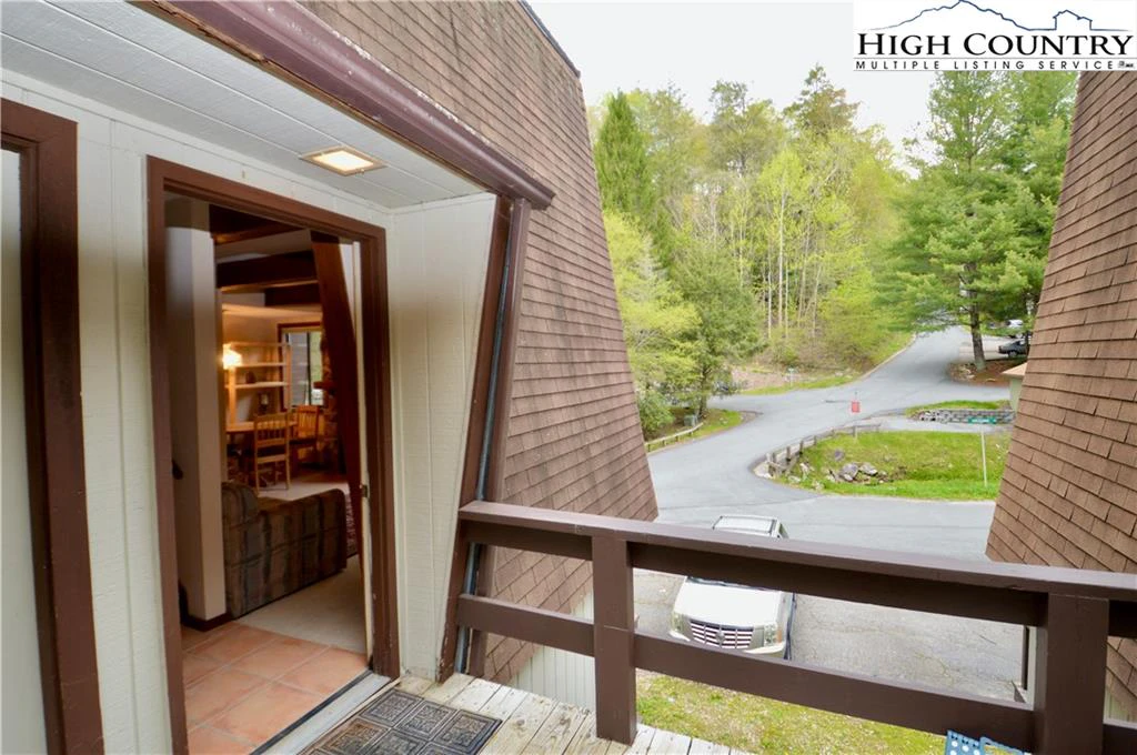 Image number 4 for the current listing