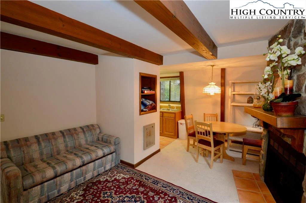Image number 16 for the current listing