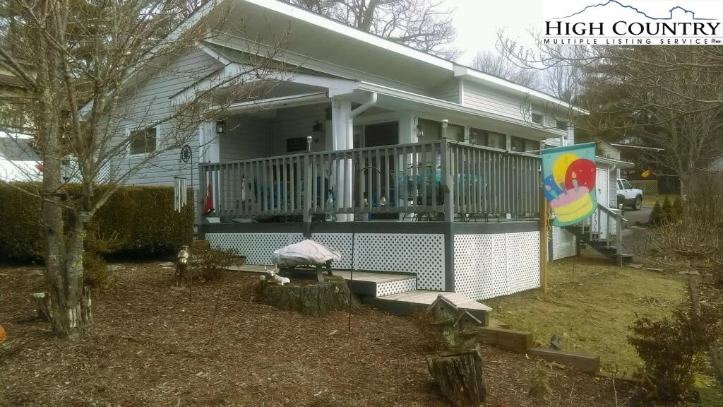 Image number 1 for the current listing