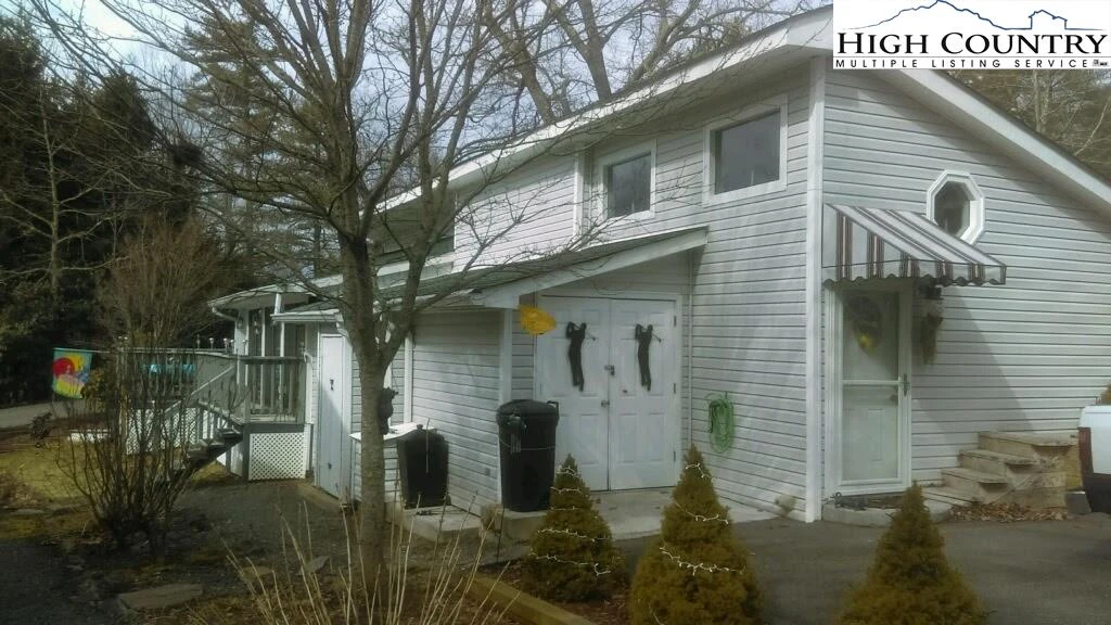 Image number 21 for the current listing