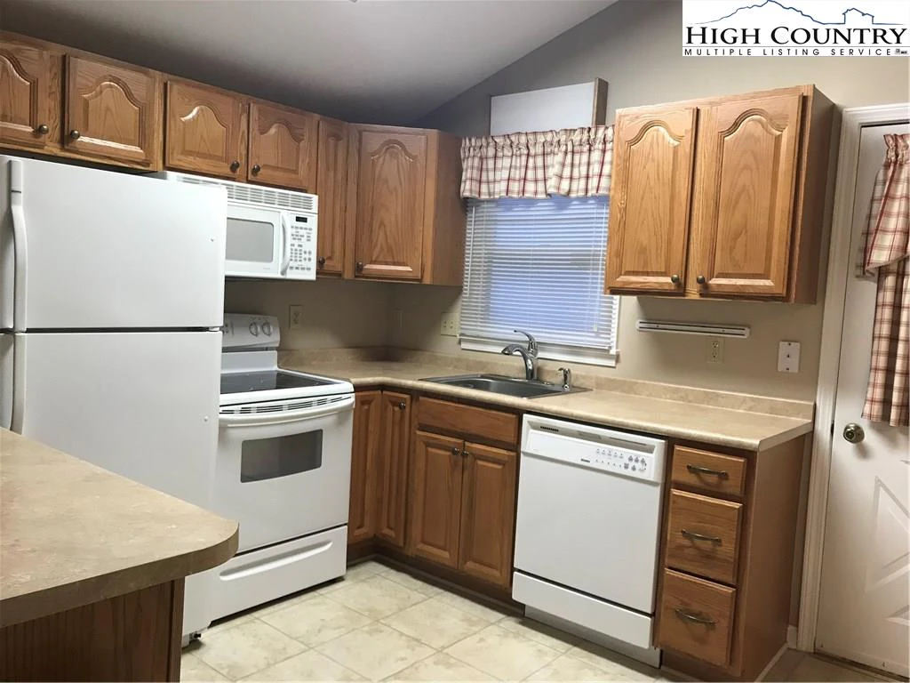 Image number 6 for the current listing