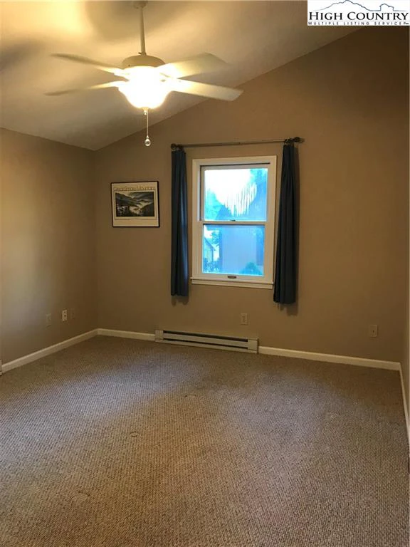 Image number 5 for the current listing