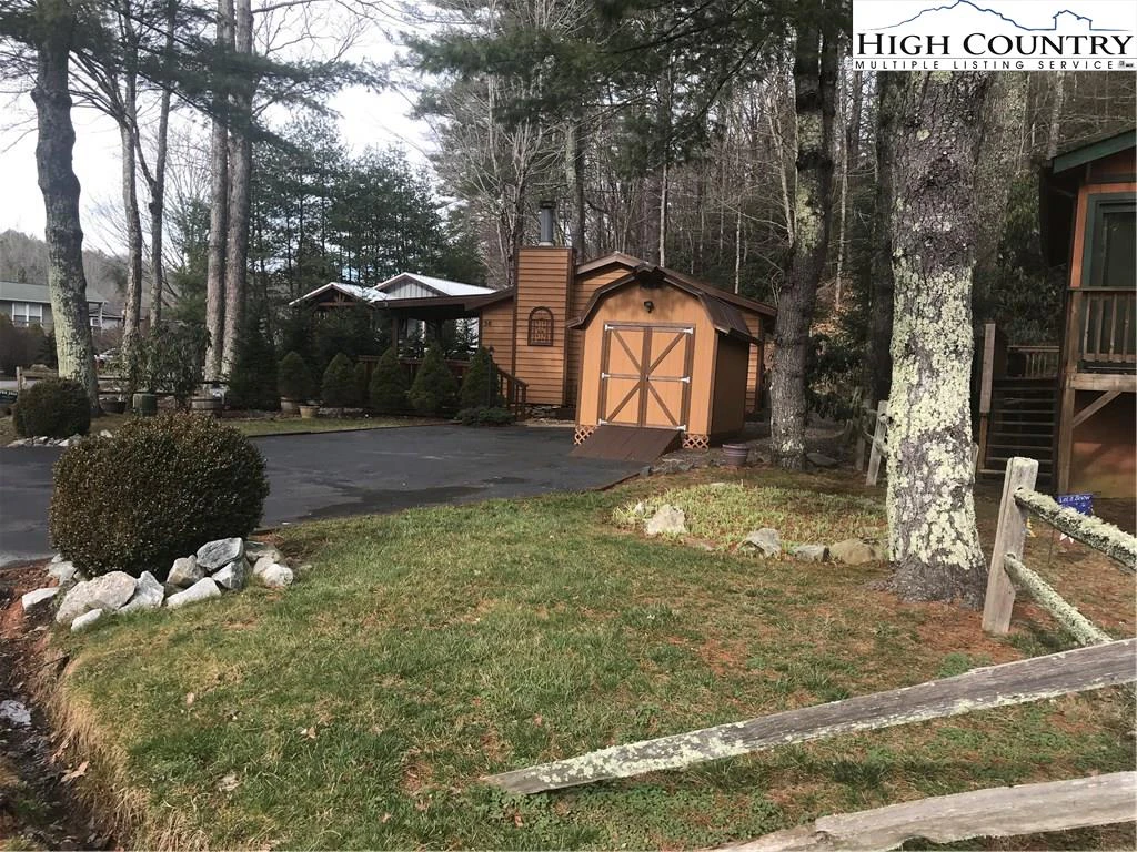 Image number 17 for the current listing