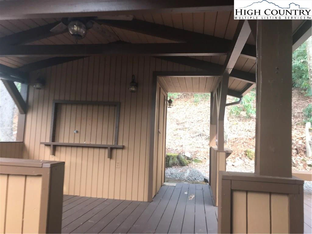Image number 2 for the current listing