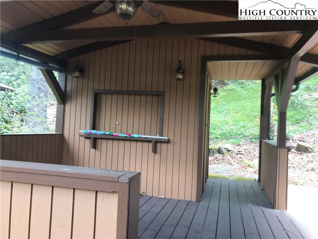 Image number 7 for the current listing