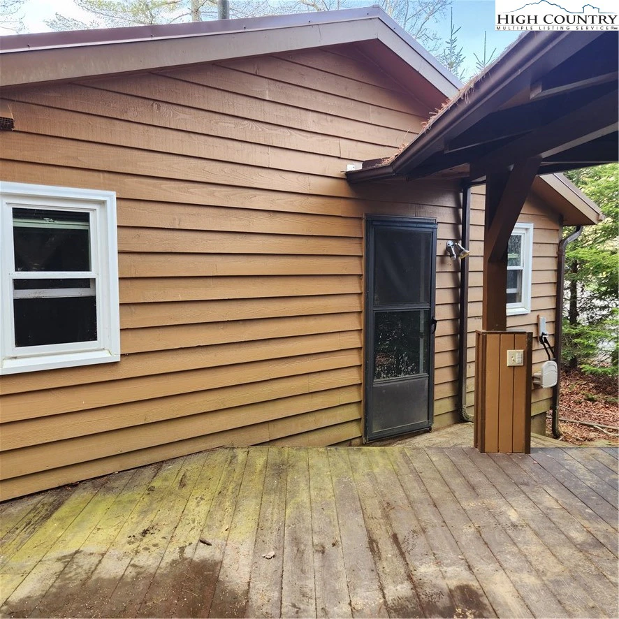 Image number 9 for the current listing