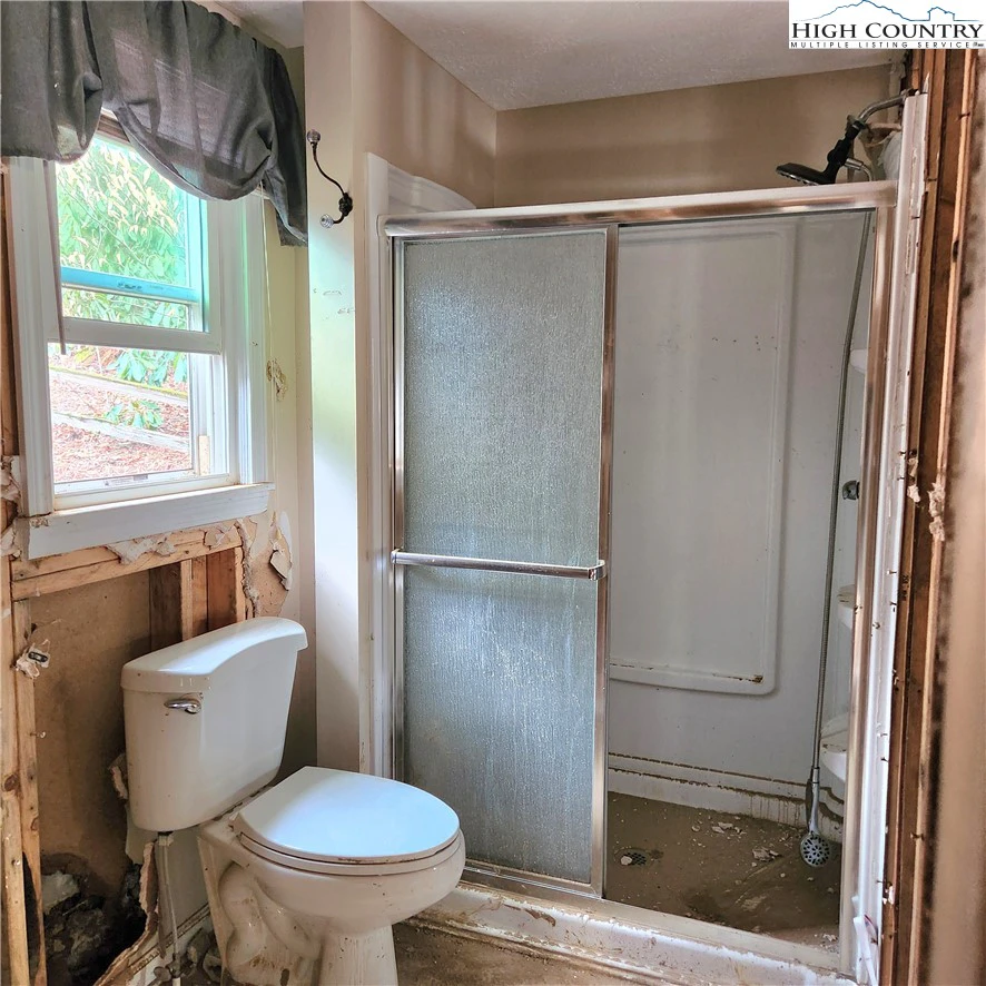 Image number 2 for the current listing
