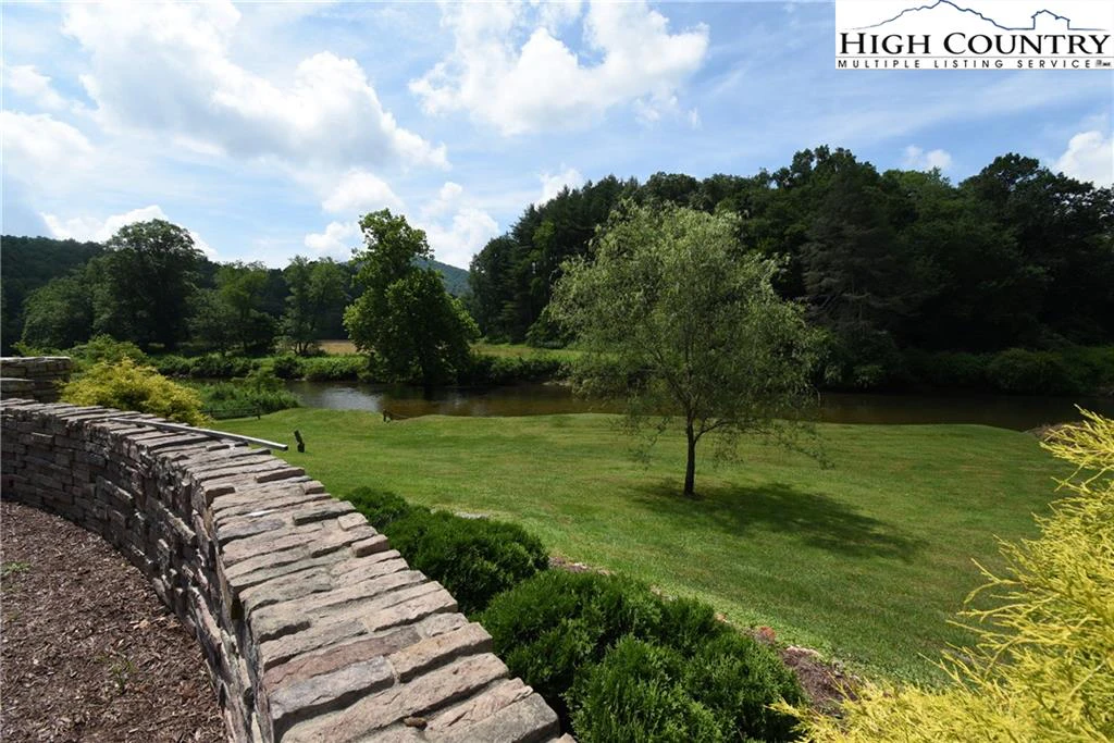 Image number 5 for the current listing