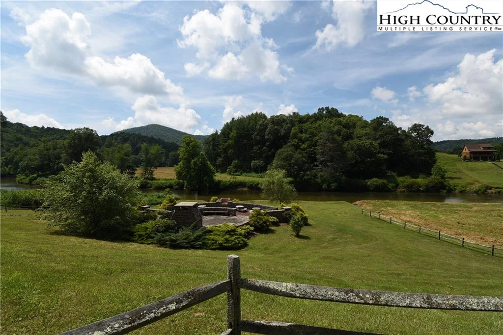 Image number 8 for the current listing
