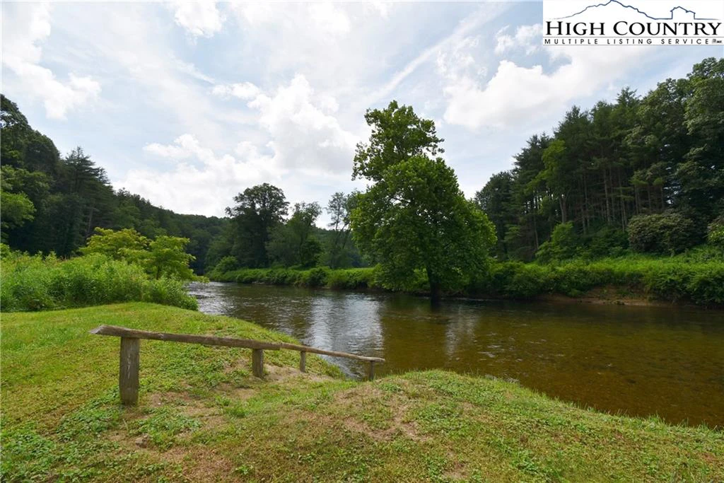 Image number 9 for the current listing