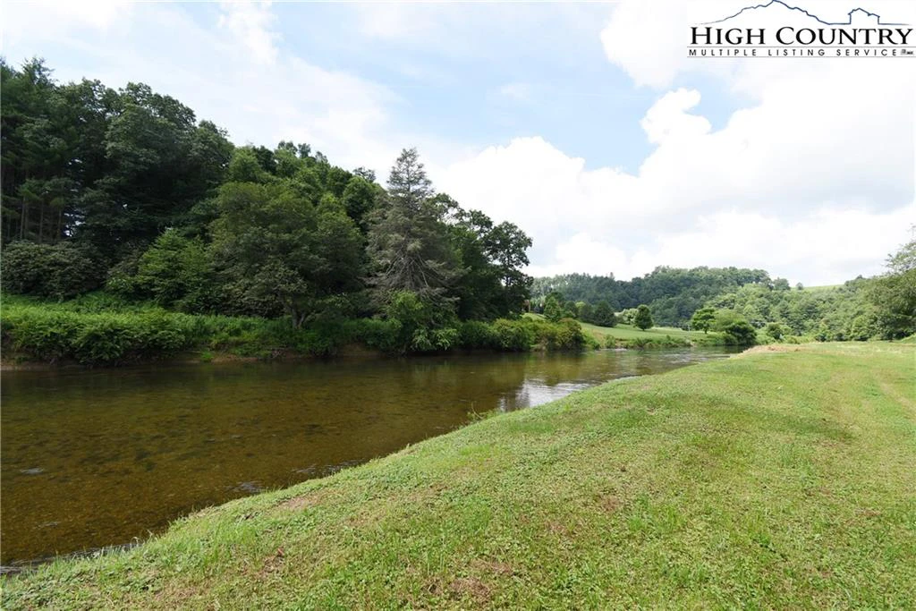 Image number 10 for the current listing
