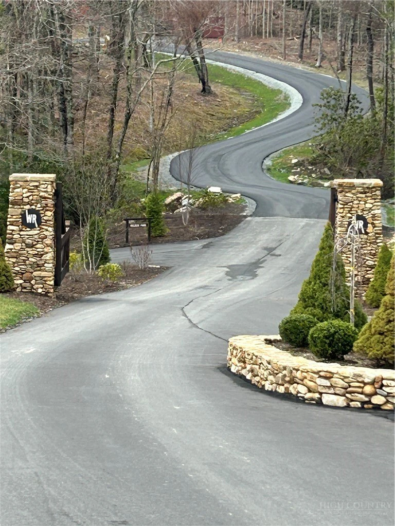 Image number 19 for the current listing