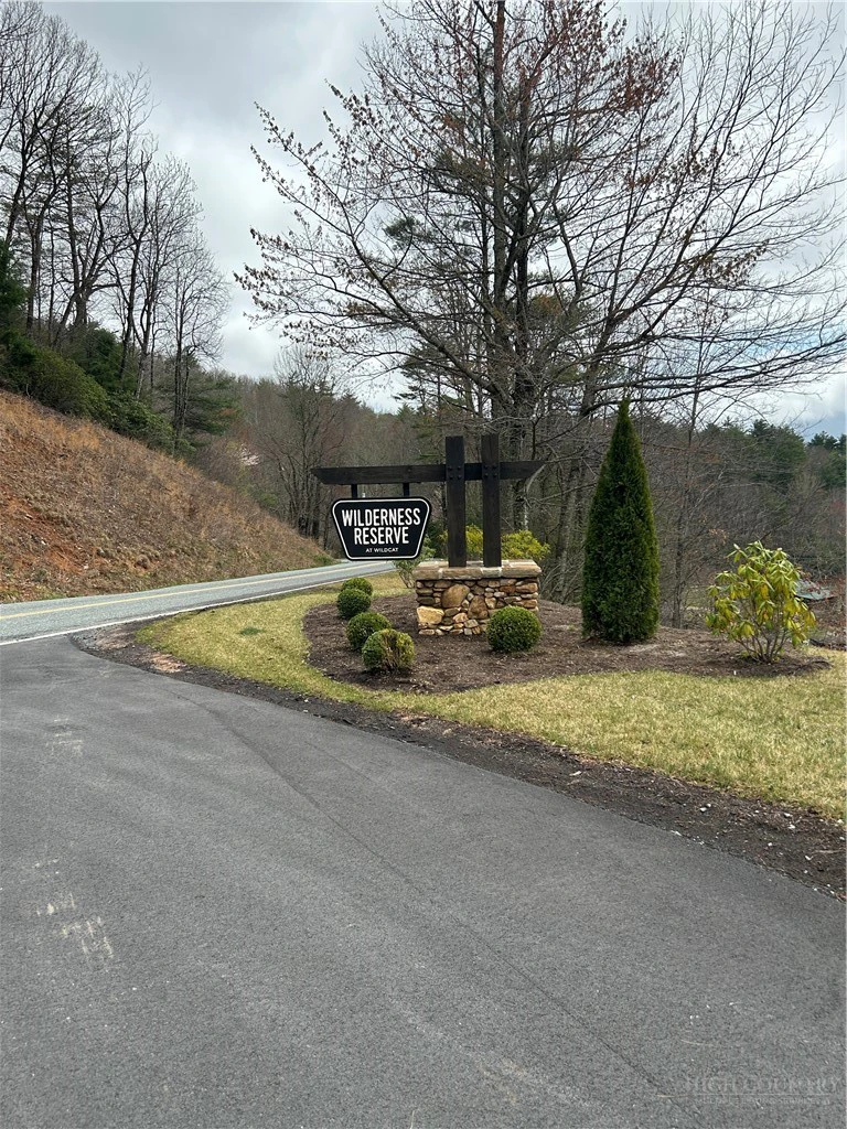Image number 16 for the current listing