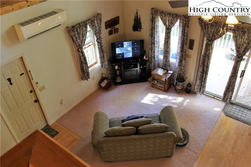 Image number 12 for the current listing