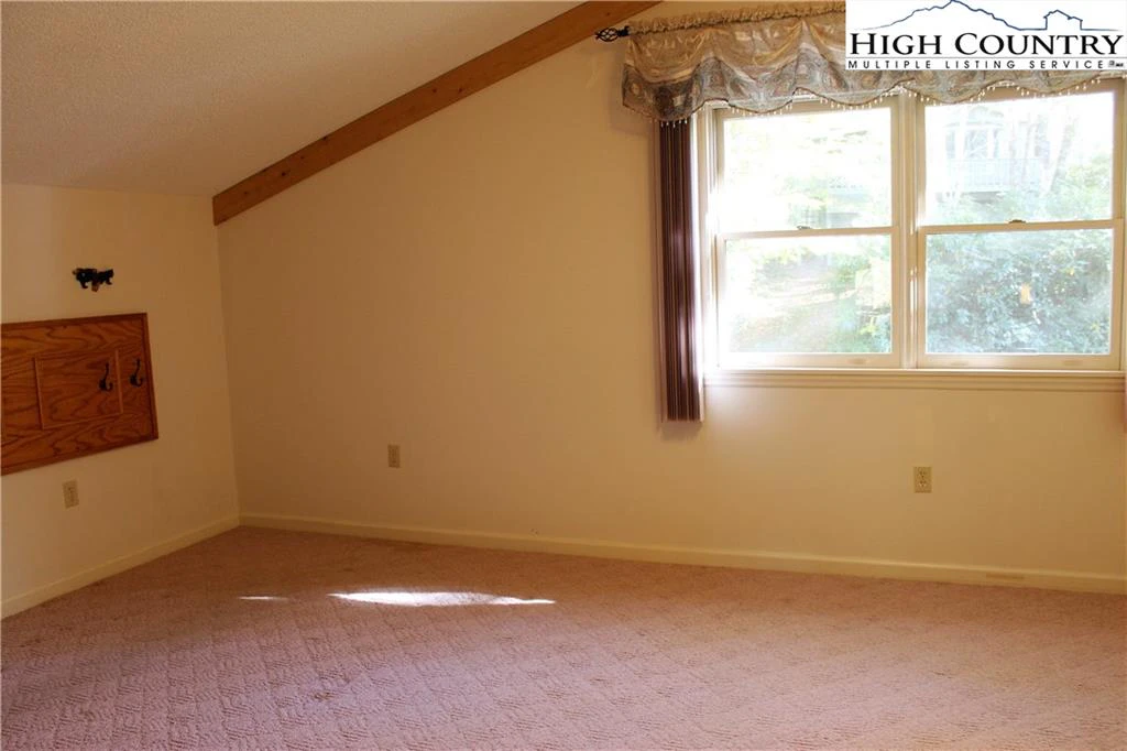 Image number 3 for the current listing