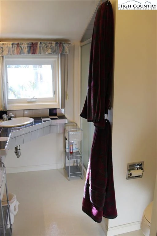 Image number 6 for the current listing