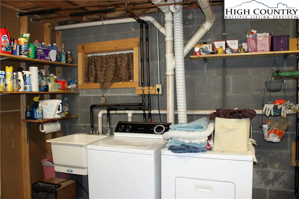 Image number 11 for the current listing