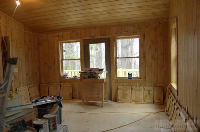 Image number 8 for the current listing