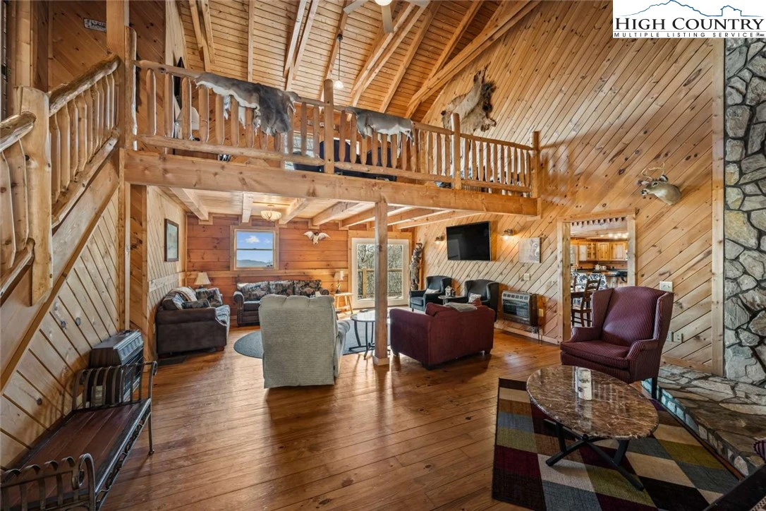 Image number 14 for the current listing