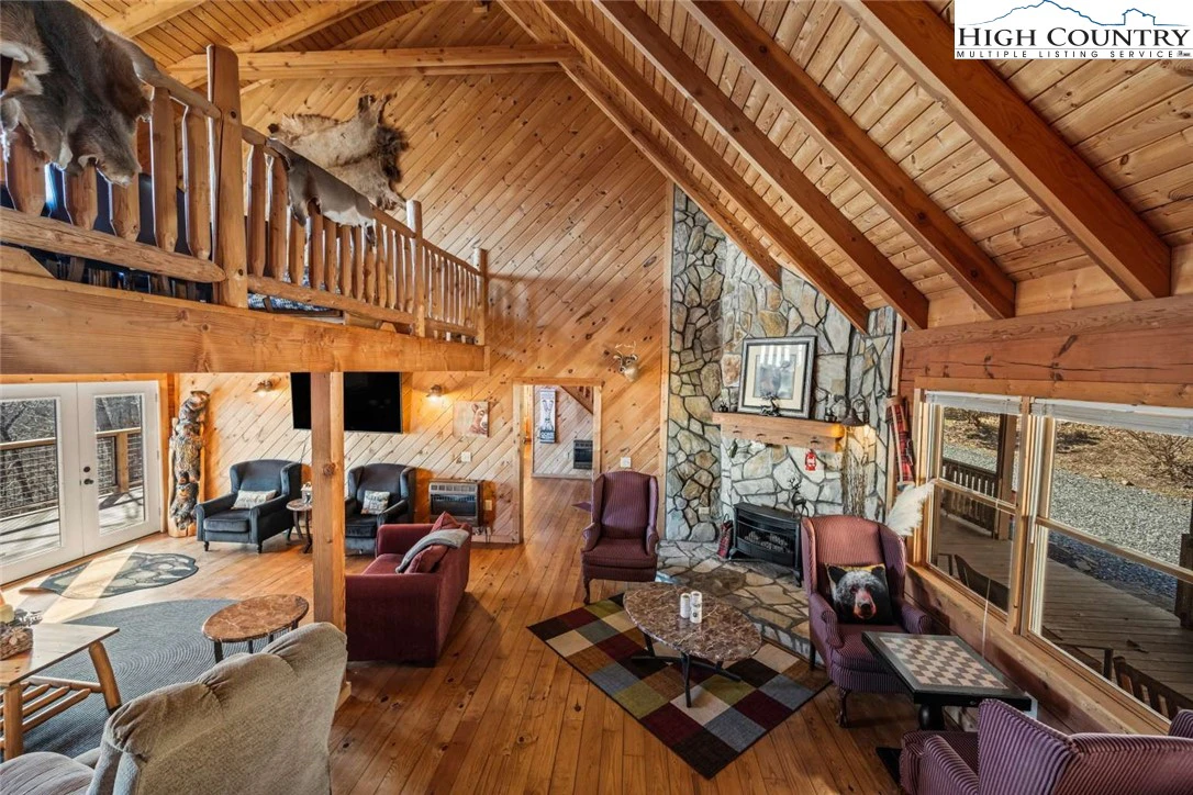 Image number 13 for the current listing