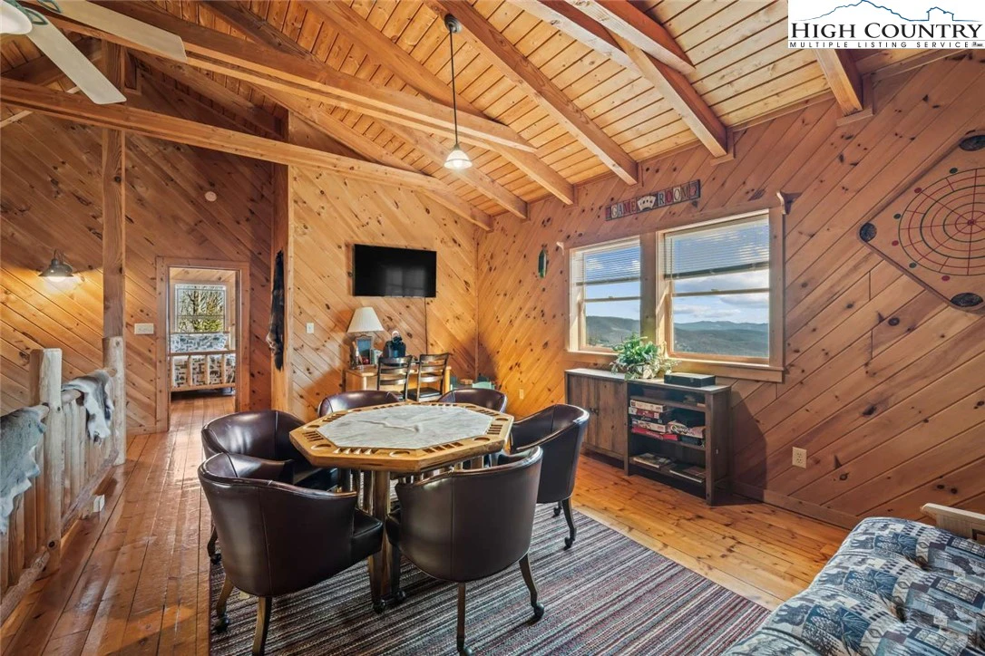 Image number 11 for the current listing