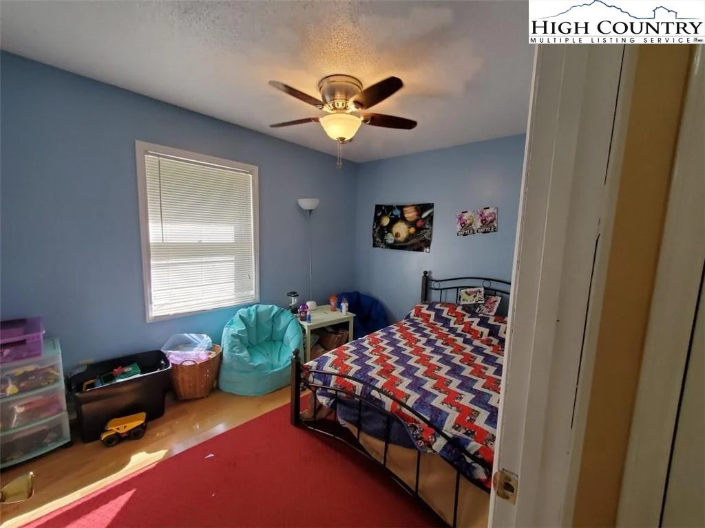 Image number 2 for the current listing