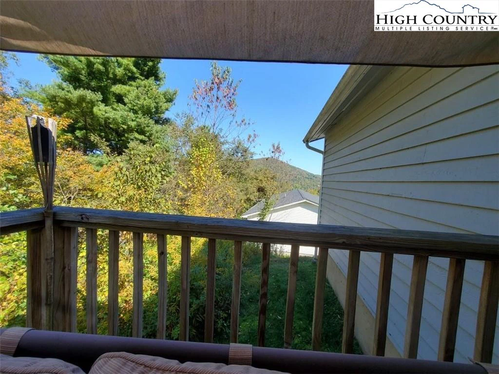 Image number 5 for the current listing