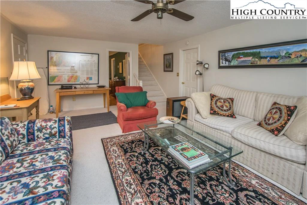 Image number 10 for the current listing